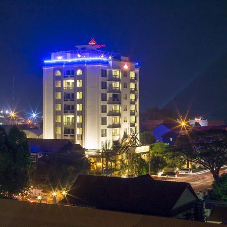 Yeak Loam Hotel Banlung Exterior photo