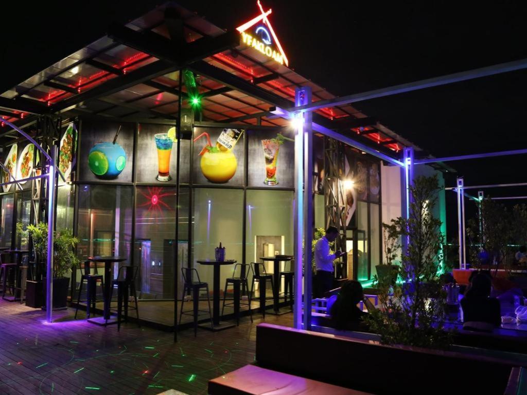 Yeak Loam Hotel Banlung Exterior photo