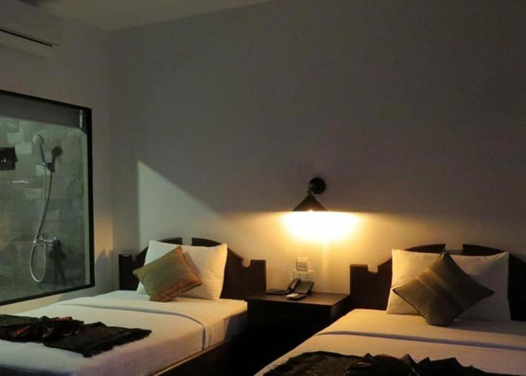 Yeak Loam Hotel Banlung Exterior photo