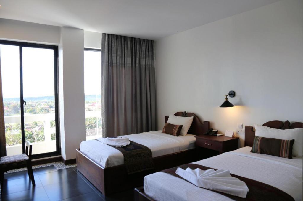 Yeak Loam Hotel Banlung Exterior photo