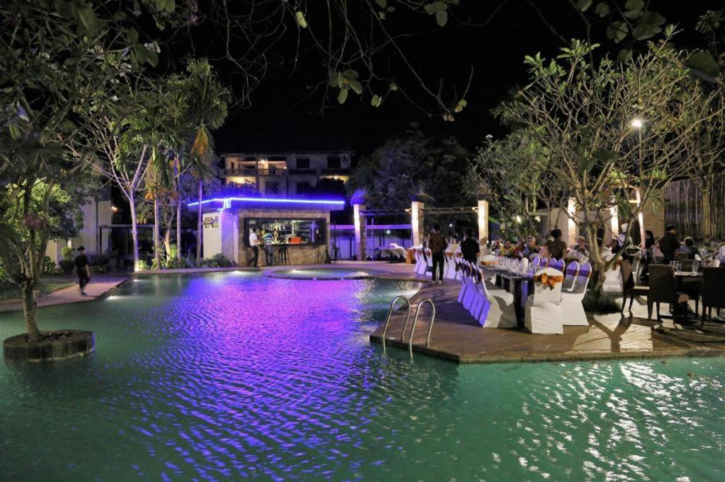 Yeak Loam Hotel Banlung Exterior photo